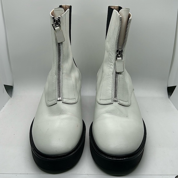 Stuart Weitzman White/Black Leather Zip Up Ankle Booties Boots Shoes **Sz 10** - Picture 2 of 9